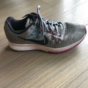 Nike women sneakers. Size 9